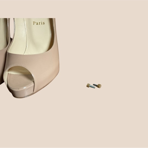 CHRISTIAN LOUBOUTIN TAN PATENT LEATHER SHOES EURO SIZE 38 (US 6.5) WORN ONCE - Picture 3 of 5